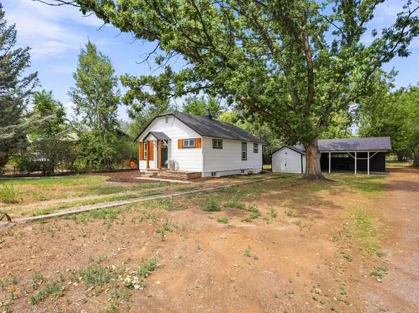 823 4th St SE, Loveland, CO 80537