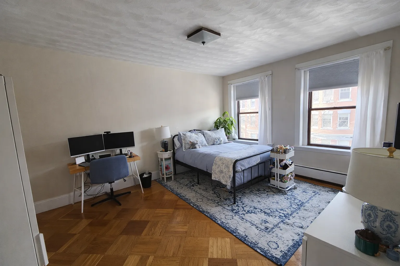 4 bed, 9999 sqft, $3,900 — Photo 4