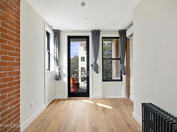 5th image of 161 Clifton Pl #2