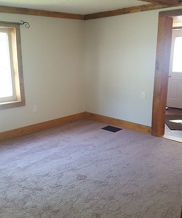 3rd image of 261 W 13th St