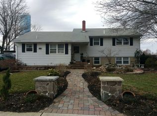 60 Westerlea Ave, Hightstown, NJ 08520