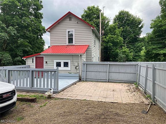 3rd image of 1576 W Main St