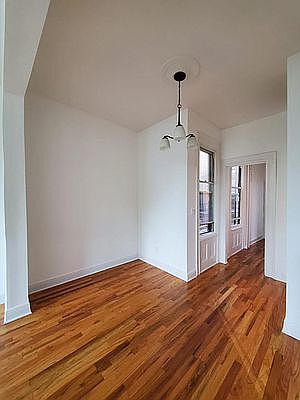 3rd image of 524 Macdonough St Floor 3