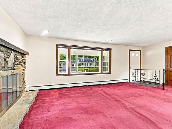 4th image of 532 Union St