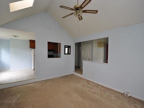 4th image of 8913 Turnbull Ave