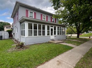 105 N Park St, Whitewater, WI 53190