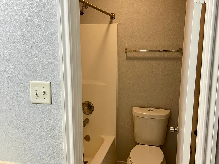 12212 Maverick Bluff St — Photo 17