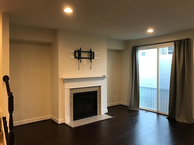 42314 Rockrimmon Ter — Photo 7