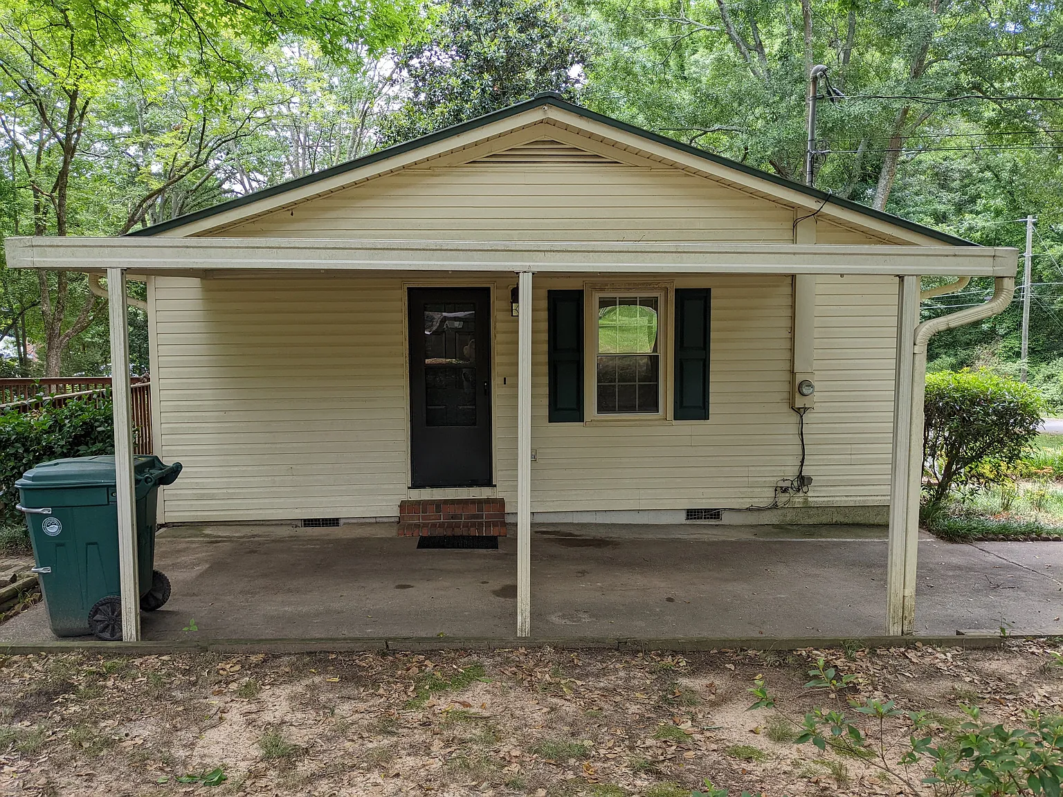 3 bed, 1040 sqft, $1,500 — Photo 2