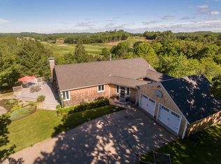 17 Ledgewood Rd, Manchester, MA 01944