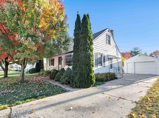 815 Stony Brook Ln, Green Bay, WI 54304