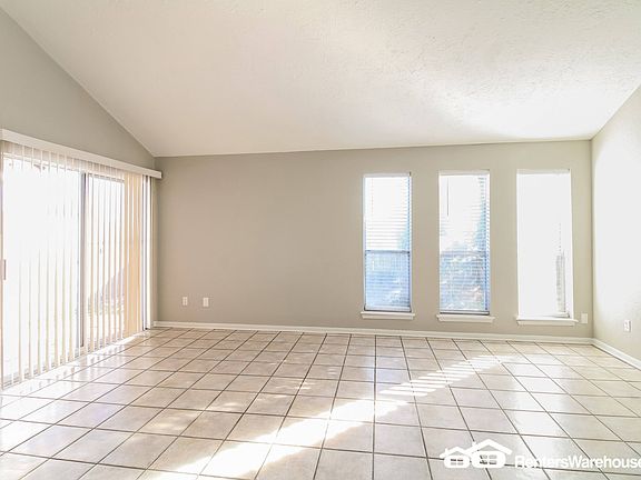 3rd image of 12135 Poulson Dr