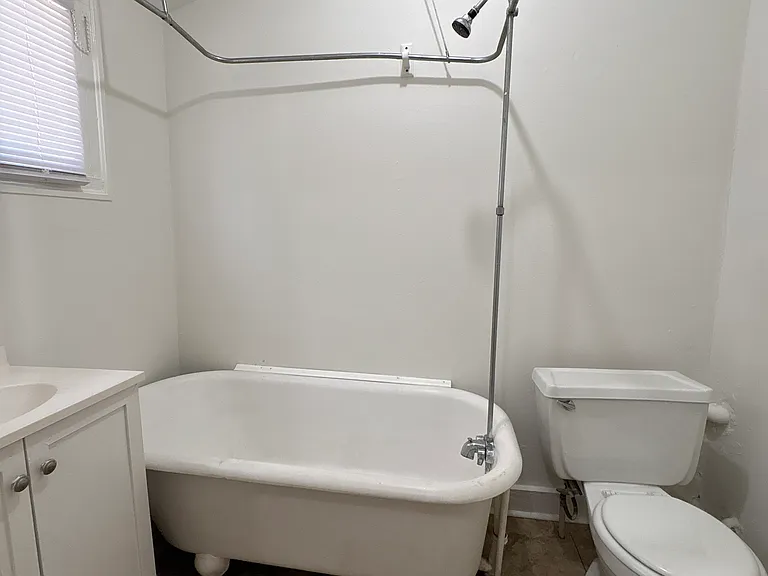 1122 Hillary St — Photo 6