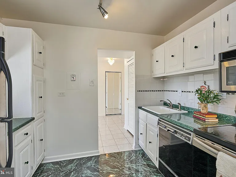 5340 Holmes Run Pkwy #601 — Photo 10
