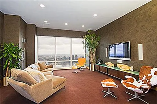 Sold by Trump International Realty | media 24