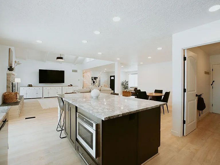 9514 Avenida Del Oso NE — Photo 8