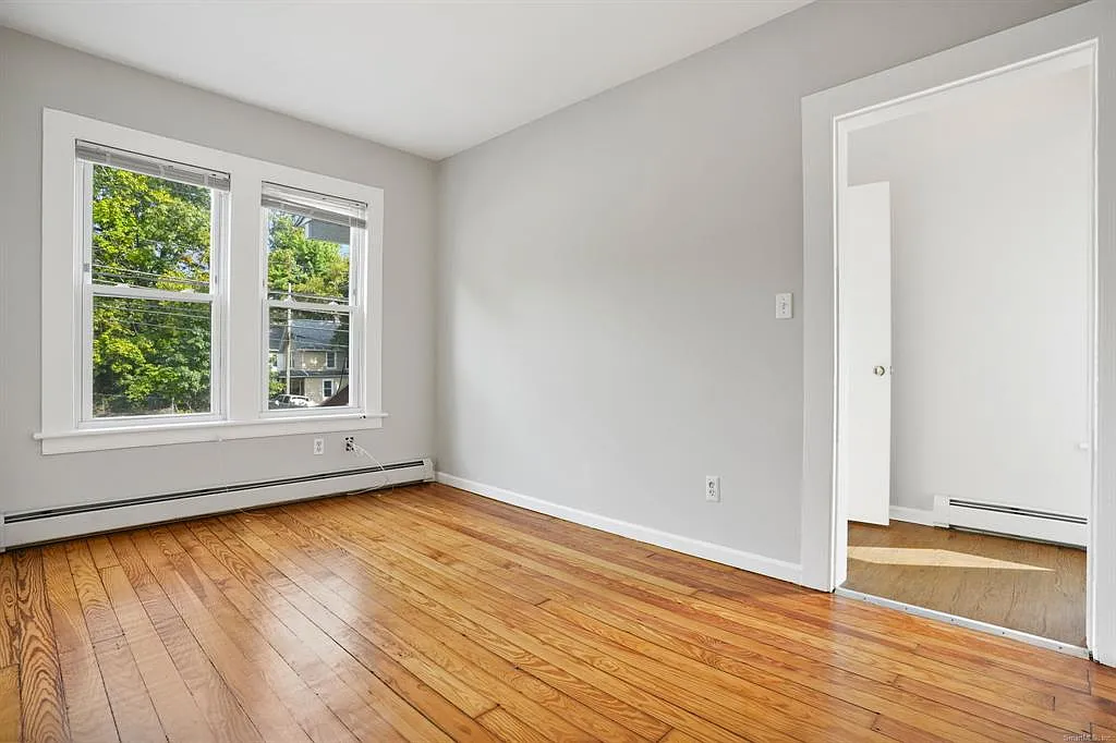 2 bed, 900 sqft, $1,900 — Photo 4