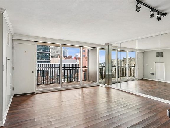 4th image of 620 Peachtree St NE APT 706