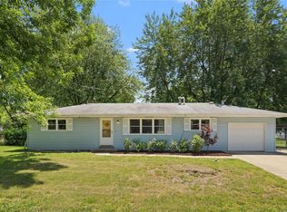 6 Pine Dr, Saint Peters, MO 63376