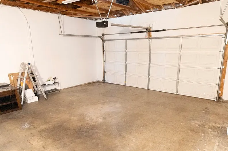 2 bed, 1100 sqft, $4,000 — Photo 4
