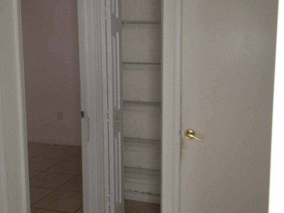 1st image of 1271 SE 27th St Unit 106
