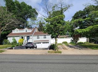 303 Walnut St, Washington Township, NJ 07676