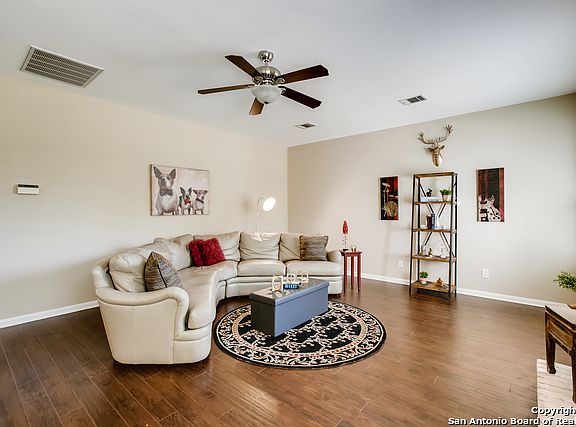 4th image of 18007 Cerca Azul Dr