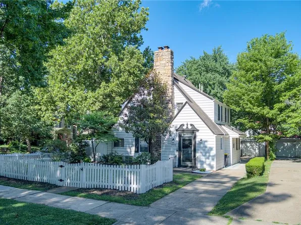 3730 Jarboe St, Kansas City, MO 64111