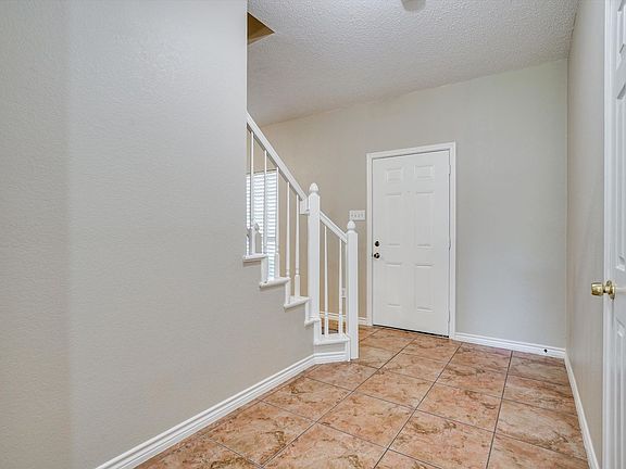4th image of 1805 Country Walk Ln
