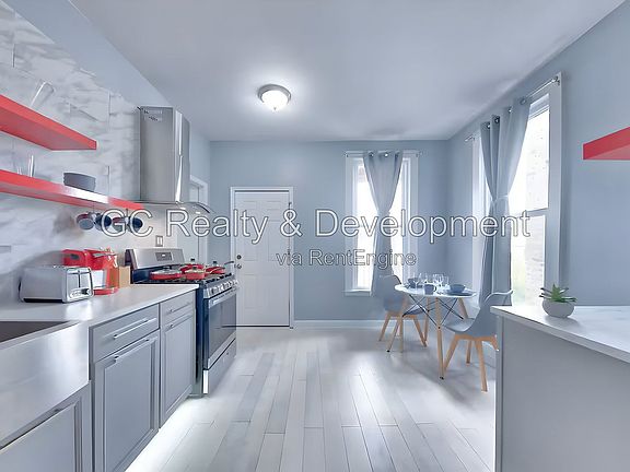3rd image of 460 W 28th Pl Unit 3R