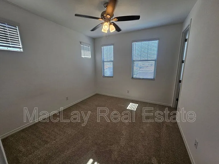 22815 E Watford Dr — Photo 18
