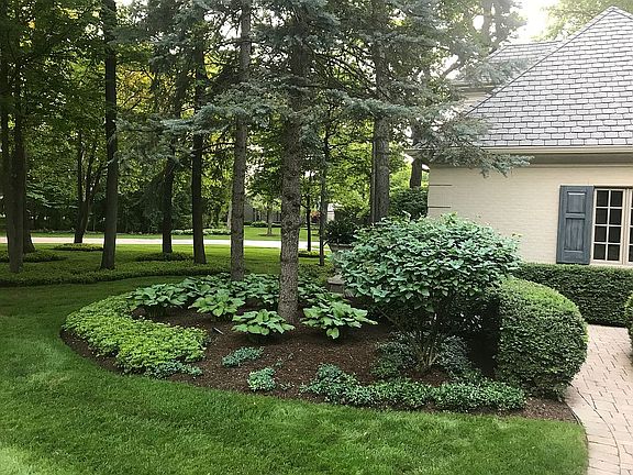 5th image of 2025 Persimmon Dr