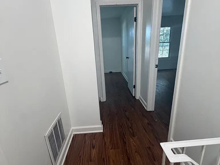 457 James Ct #C — Photo 7