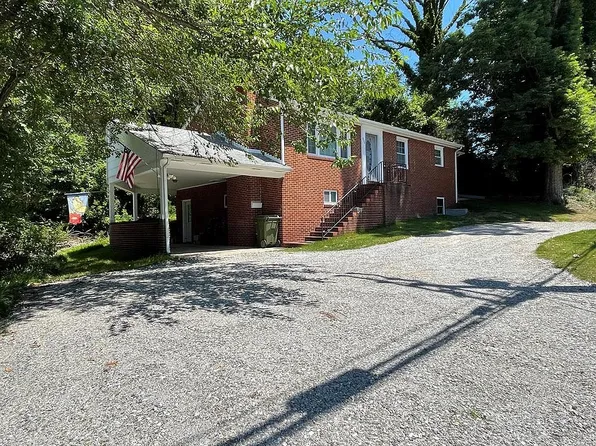 804 W 3rd St, Farmville, VA 23901