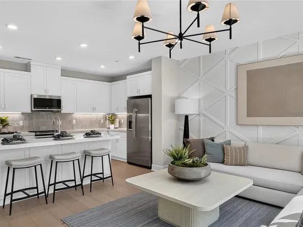 500 Park Dr Unit 19, Carson, CA 90745