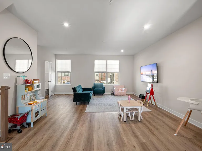 9019 Belinda Blvd — Photo 9