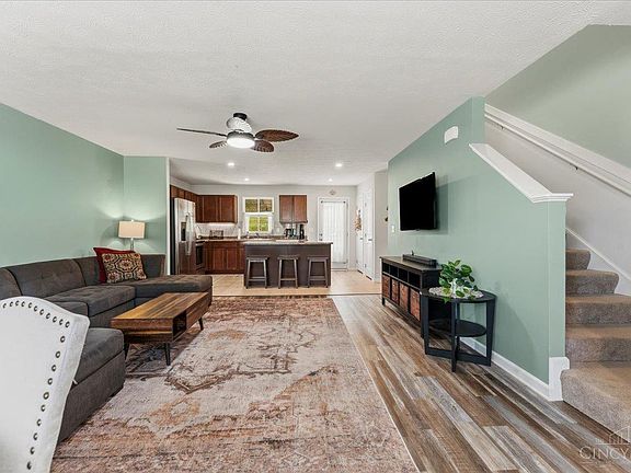 3rd image of 4686 Jessica Suzanne Dr