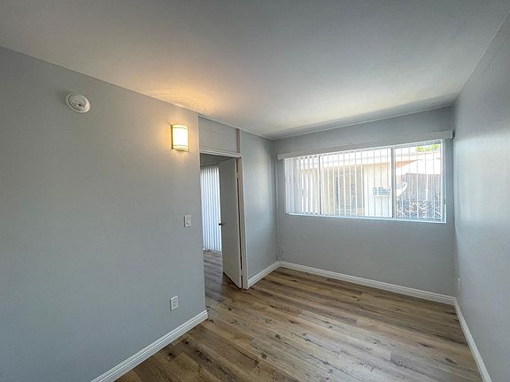 5th image of 6633 Vineland Ave #32