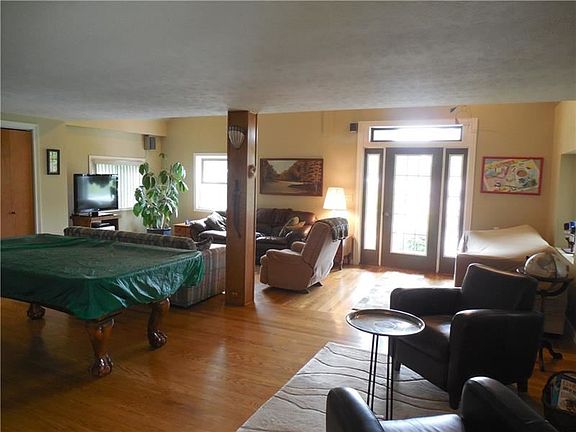 3rd image of 2229 Woodbine Dr