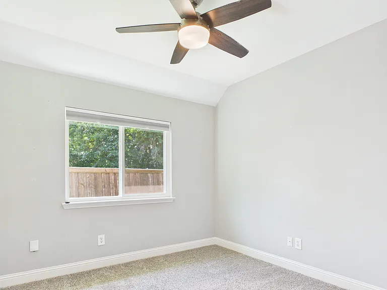 1405 Meadowbrook Dr — Photo 11