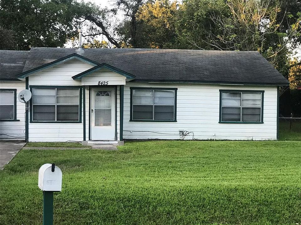 1st image of 8425 Flintridge Dr