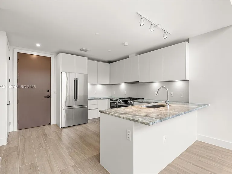 3034 Oak Ave #LPH2 — Photo 8
