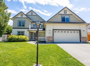 890 N Oxwich Ave, Meridian, ID 83642