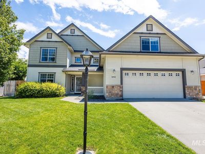 890 N Oxwich Ave, Meridian, ID, 83642