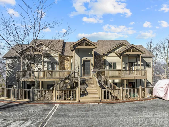 30 Club Villa Ct, Burnsville, NC 28714