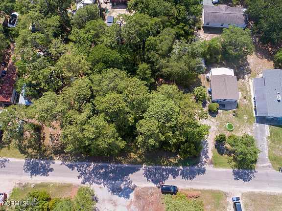 2nd image of 109 & 111 NE 66th Street
