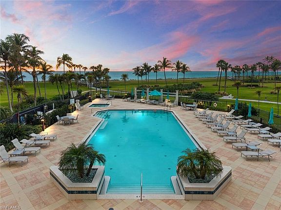 3rd image of 4401 Gulf Shore BLVD N #D806