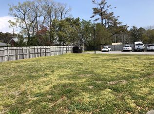 3006 Bridges St, Morehead City, NC 28557