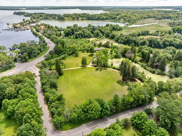 1445 Fox St, Wayzata, MN 55391
