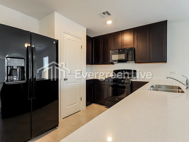 10912 SW 22nd St — Photo 6